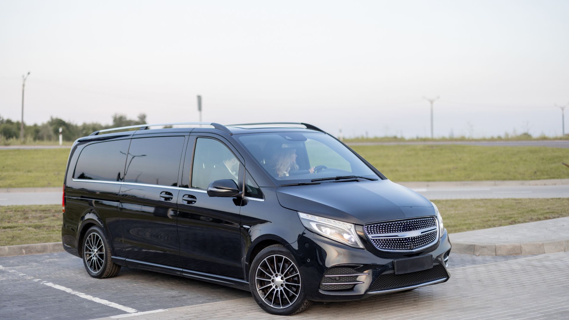 Exclusive & Luxury Transfers Exclusive & Luxury Transfers